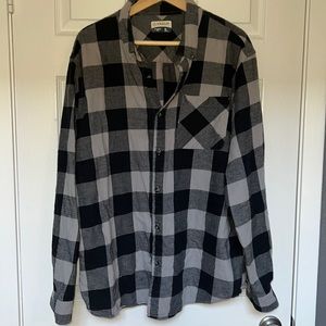 Magellan checkered long sleeve button down